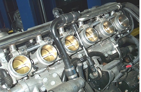 Six hungry throttles on the S54 engine