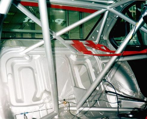  The rear 'Double Hoop' Roll Cage 